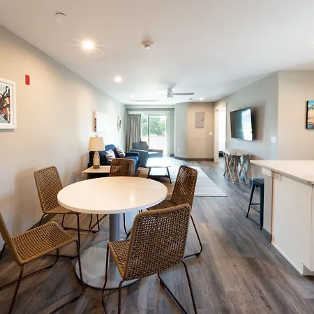 Long Beach Suites-3